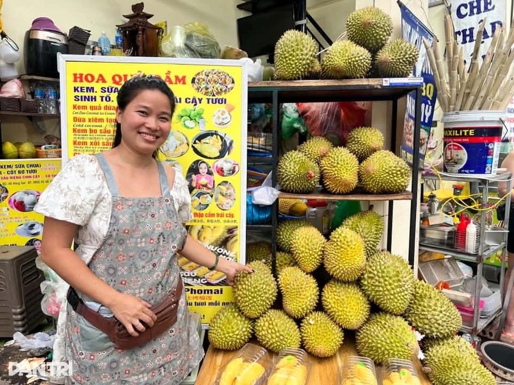 Chủ quán Hà Nội bất ngờ khi vợ chồng Tổng thống Hàn Quốc ghé thưởng thức sầu riêng - 5 Chủ quán Hà Nội bất ngờ khi vợ chồng Tổng thống Hàn Quốc ghé thưởng thức sầu riêng - 5