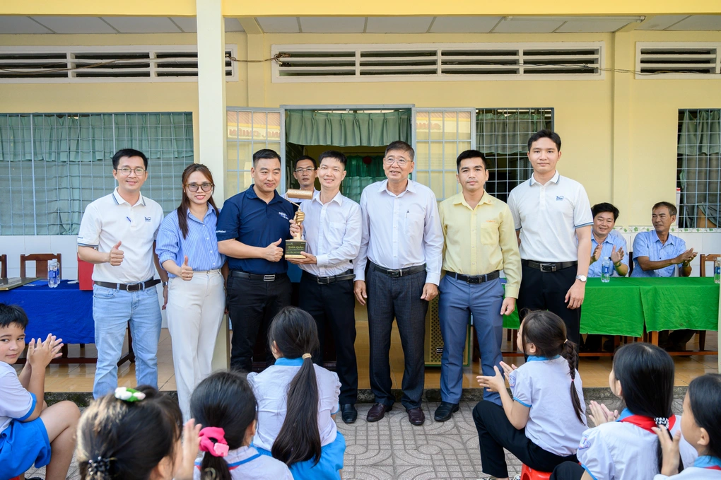 “Maxilite - Rulô Vàng”: Khi người thợ sơn trở thành đại sứ lan tỏa sắc màu - 2