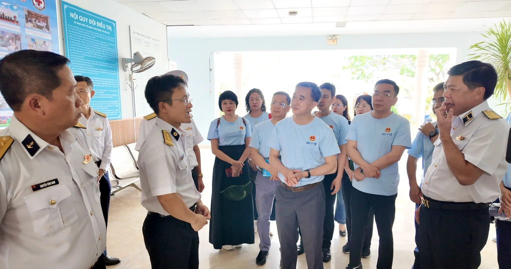 Bộ Y tế: Đề xuất đãi ngộ đặc thù cho lực lượng y tế công tác ở hải đảo - 2