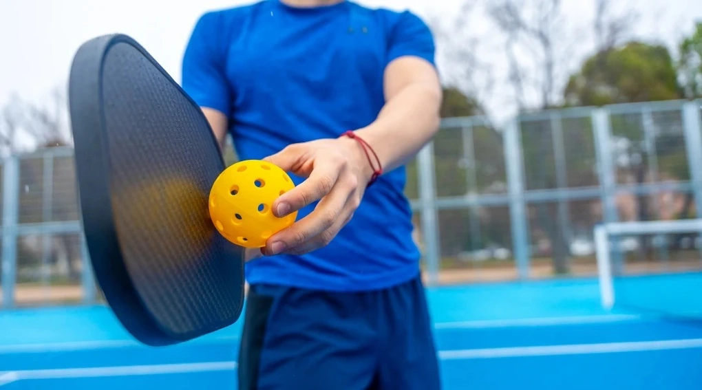 Đau âm ỉ khi chơi pickleball, nhiều người bị viêm gân kéo dài - 2