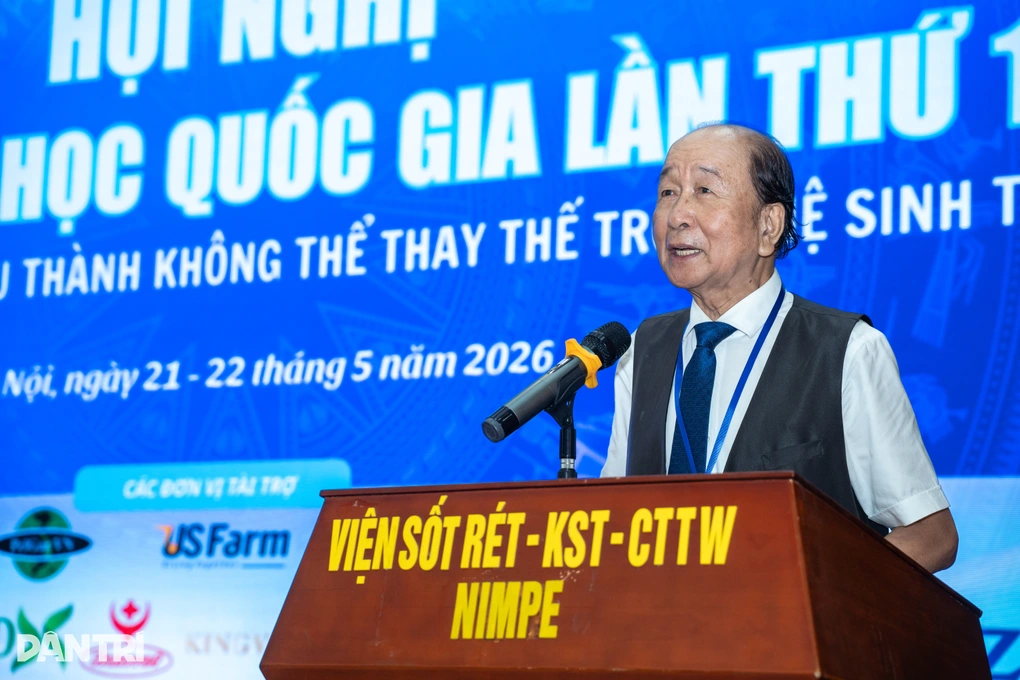 Nghề lạ: Ngồi chuồng bò, làm mồi nhử muỗi để chống dịch - 2