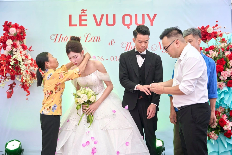 Đám cưới xúc động ở Phú Thọ: Bố mẹ chồng làm 40 mâm cỗ gả con dâu lấy chồng - 2