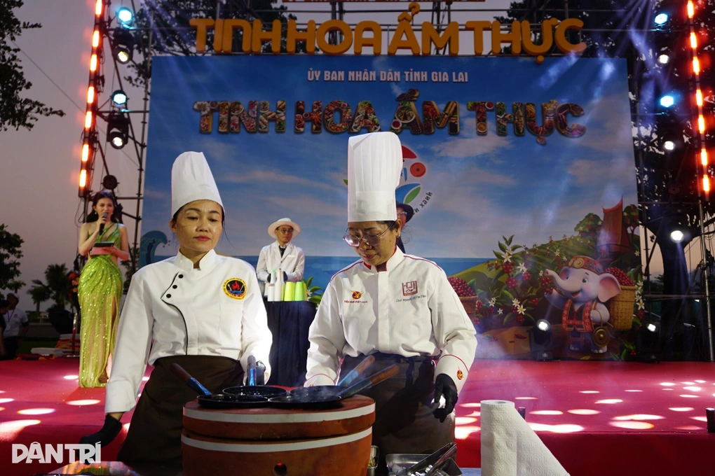 Hạn chế thức ăn đường phố không rõ nguồn gốc sau vụ 89 người nghi ngộ độc - 2 Hạn chế thức ăn đường phố không rõ nguồn gốc sau vụ 89 người nghi ngộ độc - 2