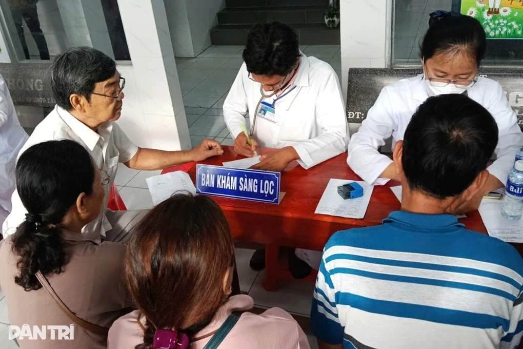 Cà Mau phát động khám sức khỏe toàn dân, phát hiện sớm bệnh tật - 2 Cà Mau phát động khám sức khỏe toàn dân, phát hiện sớm bệnh tật - 2