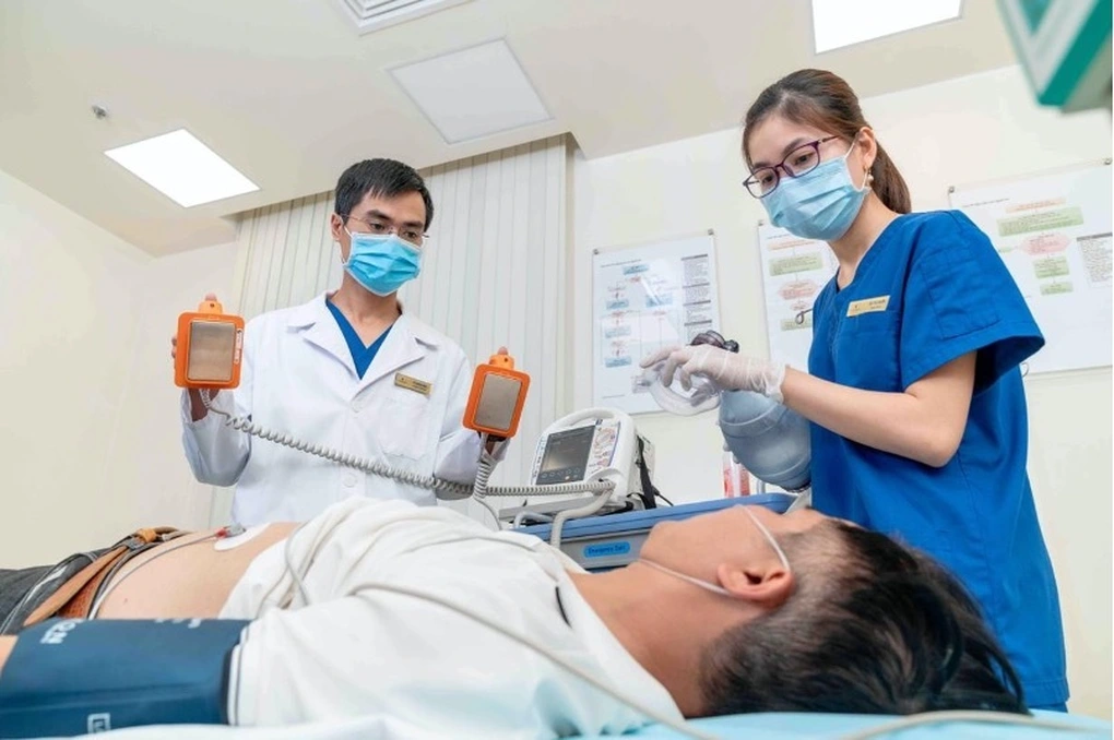 Người phụ nữ vỡ lách và gãy 5 xương sườn do tai nạn vượt cửa tử - 2 Người phụ nữ vỡ lách và gãy 5 xương sườn do tai nạn vượt cửa tử - 2