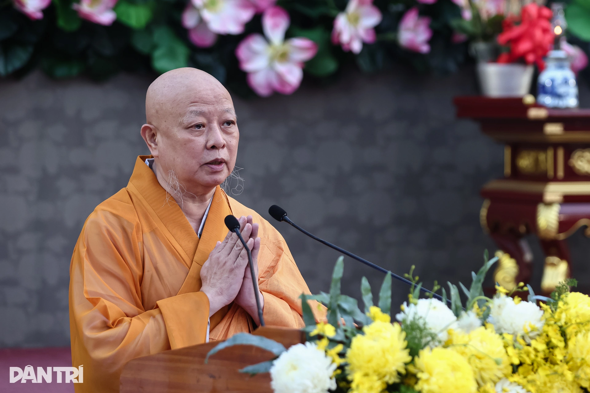 Hàng nghìn người dân tham dự Đại lễ Phật đản ở TPHCM - 4 Hàng nghìn người dân tham dự Đại lễ Phật đản ở TPHCM - 4