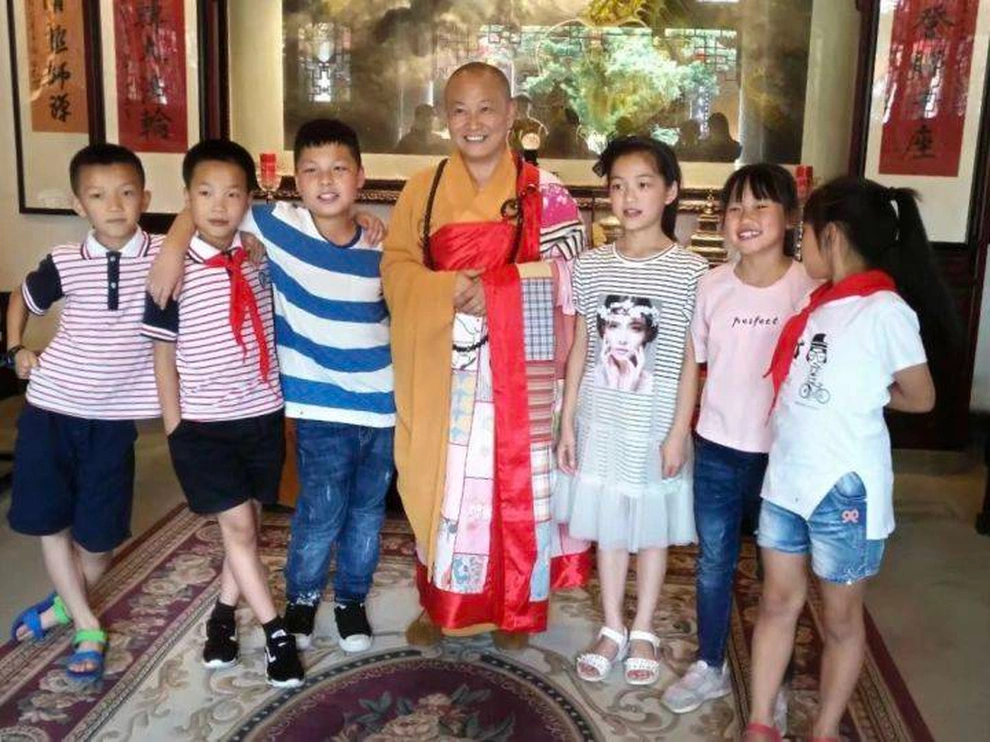 Trung Quốc: Chuyện xúc động phía sau 108 phụ nữ sinh con, ăn mặn trong chùa - 4 Trung Quốc: Chuyện xúc động phía sau 108 phụ nữ sinh con, ăn mặn trong chùa - 4
