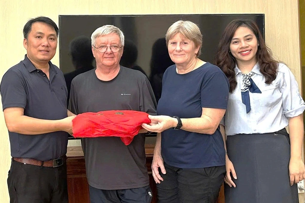 Phát hiện 5 rìu đá cổ trong hang động ở Phong Nha - Kẻ Bàng - 2