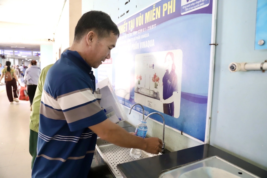 Nắng nóng gay gắt, Bộ Y tế khuyên hạn chế ra đường từ 10h đến 16h - 2 Nắng nóng gay gắt, Bộ Y tế khuyên hạn chế ra đường từ 10h đến 16h - 2