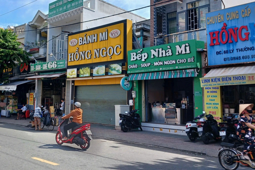 Công an thông tin vụ hàng trăm người nhập viện sau khi ăn bánh mì Hồng Ngọc - 2 Công an thông tin vụ hàng trăm người nhập viện sau khi ăn bánh mì Hồng Ngọc - 2