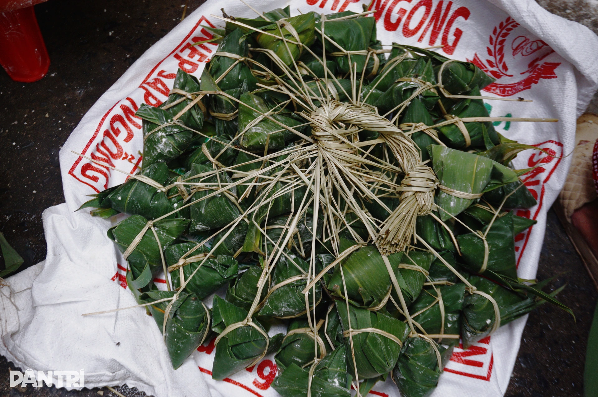 Con hẻm ở TPHCM mỗi năm chỉ đỏ lửa 4 ngày, làm món bánh đón Tết Đoan Ngọ - 10 Con hẻm ở TPHCM mỗi năm chỉ đỏ lửa 4 ngày, làm món bánh đón Tết Đoan Ngọ - 10