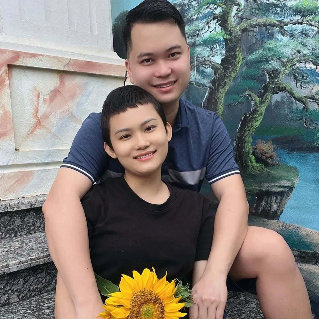 Chuyện tình 20 năm của cặp đôi ở Hải Phòng: Chồng tháo oxy hôn vợ lần cuối - 3 Chuyện tình 20 năm của cặp đôi ở Hải Phòng: Chồng tháo oxy hôn vợ lần cuối - 3