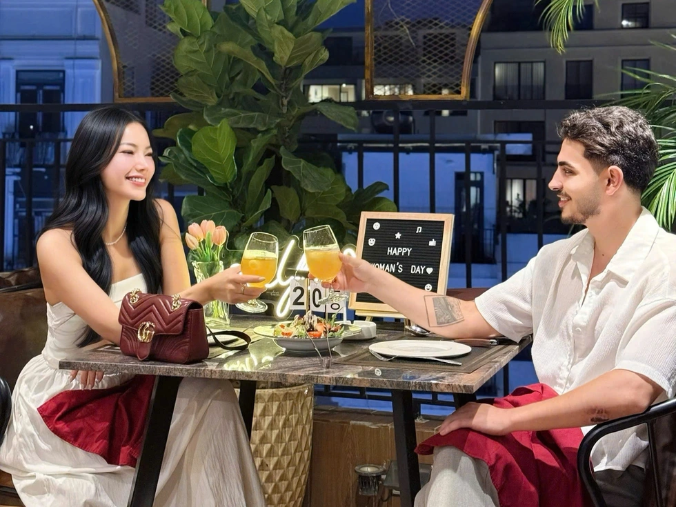 Chuyện tình sét đánh của nữ giám đốc xinh đẹp ở Hà Nội và chồng Israel - 2