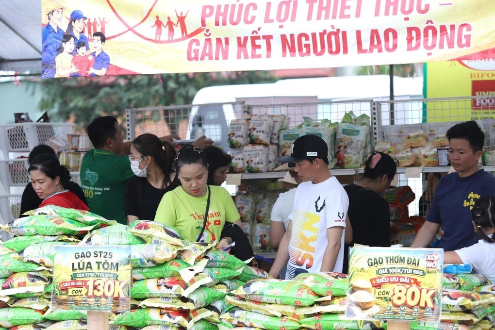 TCP Việt Nam tiếp năng lượng tích cực cho hơn 6.000 công nhân trên cả nước - 4 TCP Việt Nam tiếp năng lượng tích cực cho hơn 6.000 công nhân trên cả nước - 4