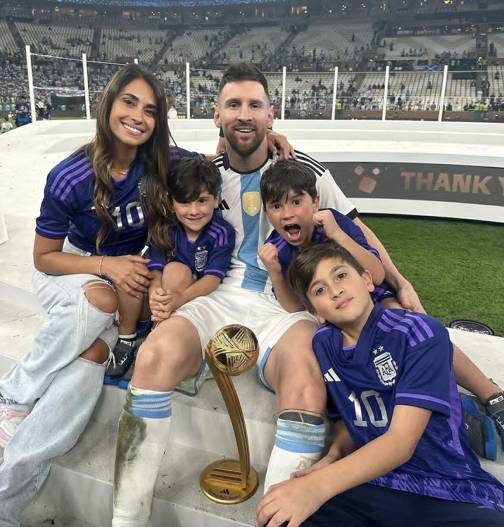 Mối tình hơn 30 năm của Messi và người phụ nữ khiến anh không thể rời mắt - 4 Mối tình hơn 30 năm của Messi và người phụ nữ khiến anh không thể rời mắt - 4