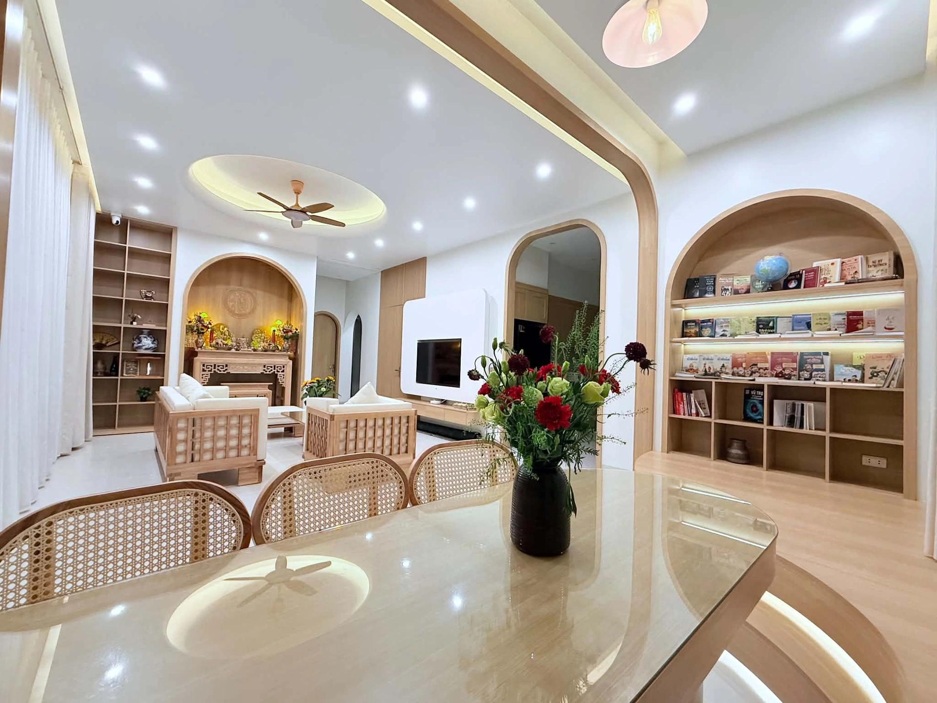Vợ chồng ở Hà Nội bỏ phố về làng xây nhà vườn 3 tỷ đồng đẹp như resort - 2 Vợ chồng ở Hà Nội bỏ phố về làng xây nhà vườn 3 tỷ đồng đẹp như resort - 2