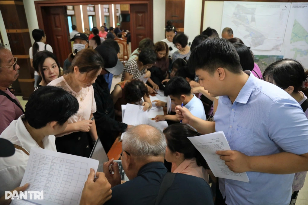 200 hộ dân Hà Nội nhường đất xây cầu nhận sổ đỏ ở khu tái định cư - 3