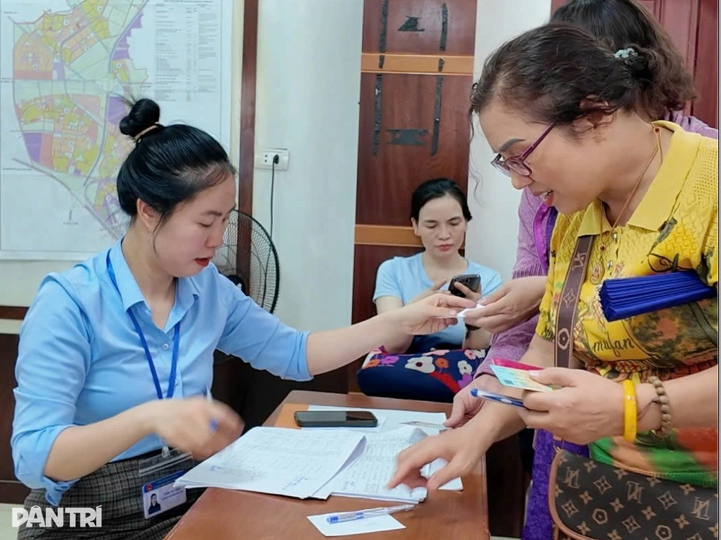 200 hộ dân Hà Nội nhường đất xây cầu nhận sổ đỏ ở khu tái định cư - 5