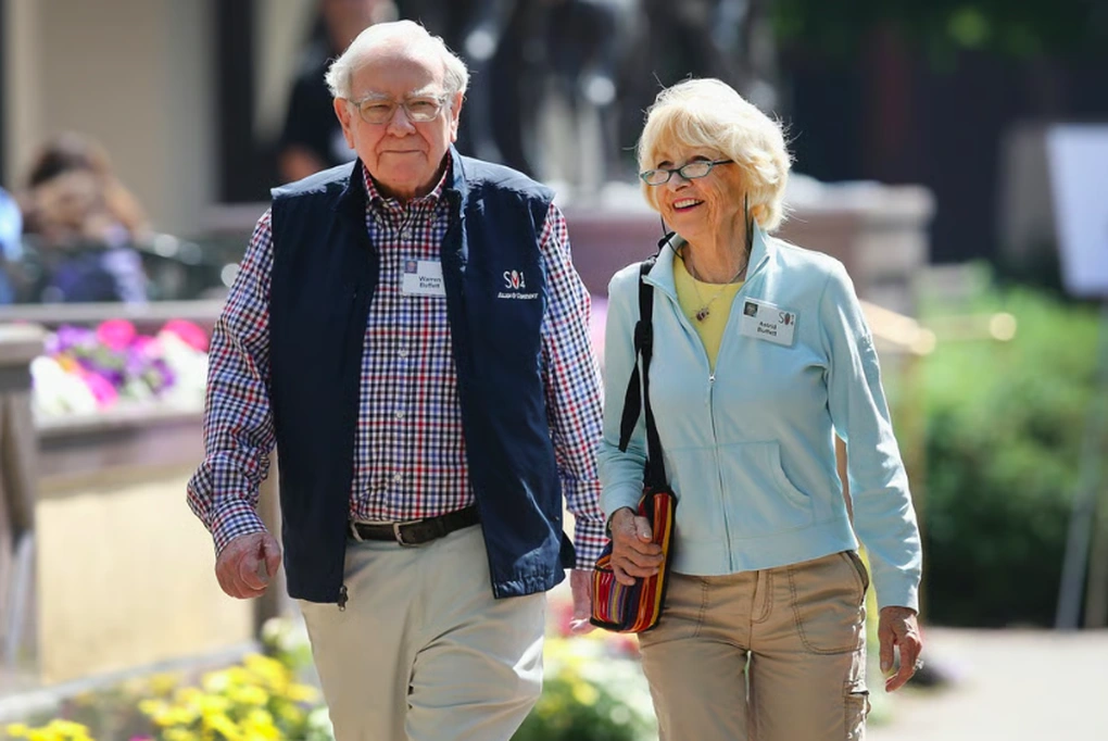 Hai cuộc hôn nhân của tỷ phú Warren Buffett và cách chọn vợ để “giàu có” - 5