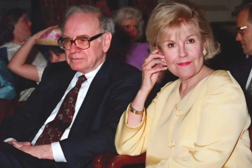 Hai cuộc hôn nhân của tỷ phú Warren Buffett và cách chọn vợ để “giàu có” - 2
