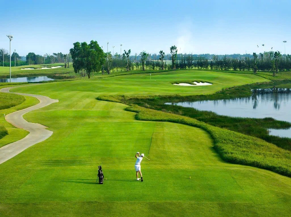 Vinhomes Sài Gòn Park hút giới thành đạt nhờ sân golf 36 hố - 3 Vinhomes Sài Gòn Park hút giới thành đạt nhờ sân golf 36 hố - 3