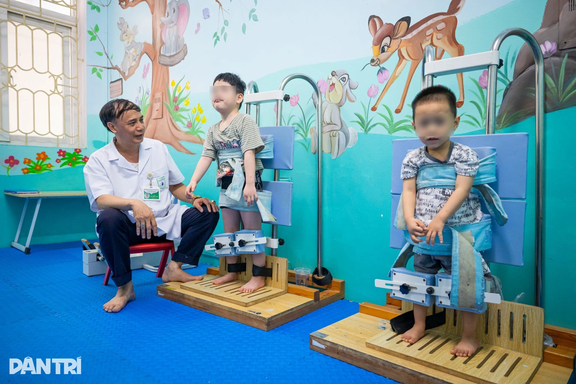 Bác sĩ y học cổ truyền dùng kim tìm tiếng ạ đầu tiên của trẻ tự kỷ - 13 Bác sĩ y học cổ truyền dùng kim tìm tiếng ạ đầu tiên của trẻ tự kỷ - 13