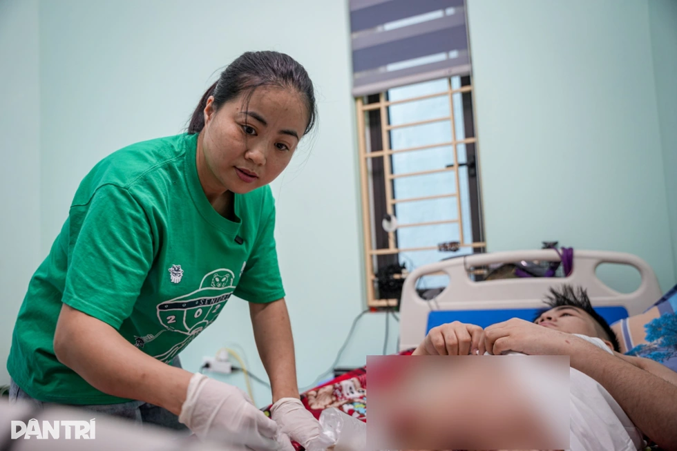 Nam sinh mất nửa người: Đừng bỏ cuộc trước bất kỳ hoàn cảnh nào - 5