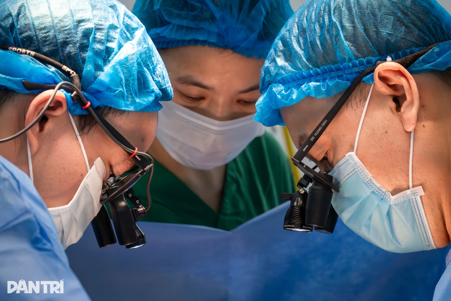 Người bố đơn thân chia đôi lá gan cứu 2 người lạ, gia đình bật khóc tự hào - 11 Người bố đơn thân chia đôi lá gan cứu 2 người lạ, gia đình bật khóc tự hào - 11