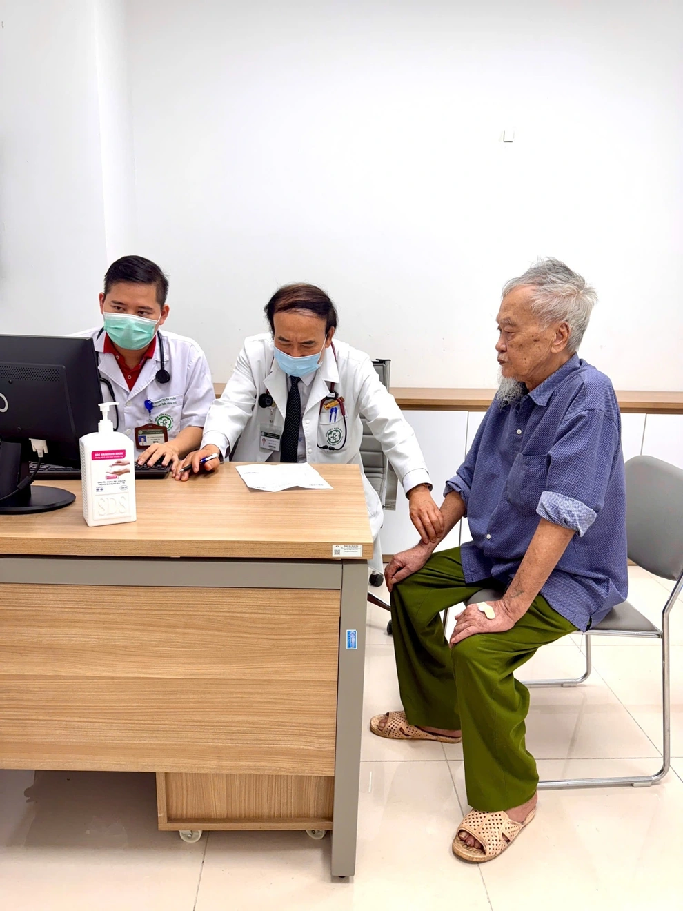 Khởi đầu bằng sự tri ân, lan tỏa trách nhiệm vì sức khỏe nhân dân - 2 Khởi đầu bằng sự tri ân, lan tỏa trách nhiệm vì sức khỏe nhân dân - 2