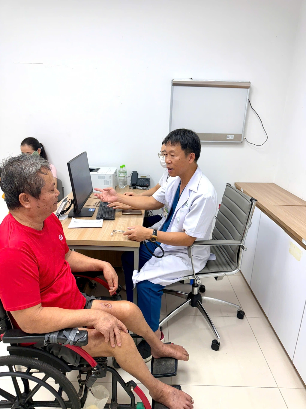 Khởi đầu bằng sự tri ân, lan tỏa trách nhiệm vì sức khỏe nhân dân - 3 Khởi đầu bằng sự tri ân, lan tỏa trách nhiệm vì sức khỏe nhân dân - 3