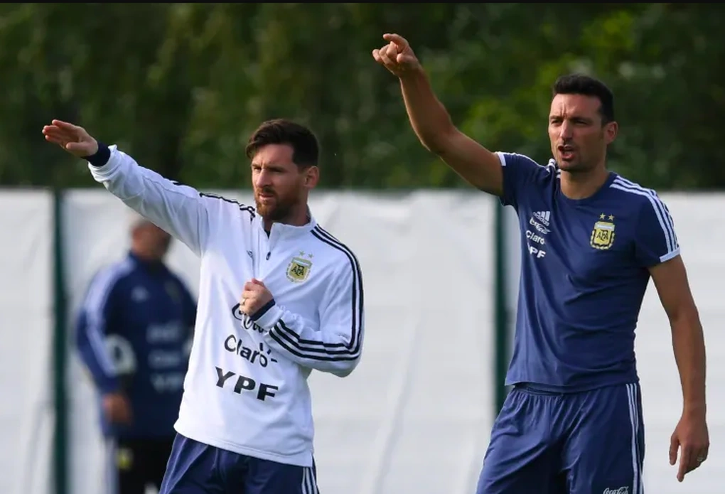 Tình bạn đặc biệt giữa HLV trưởng tuyển Argentina và Messi - 2 Tình bạn đặc biệt giữa HLV trưởng tuyển Argentina và Messi - 2