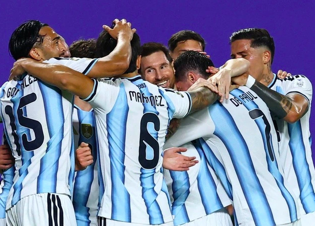 Điệu nhảy ngẫu hứng của Messi gây sốt mạng - 3