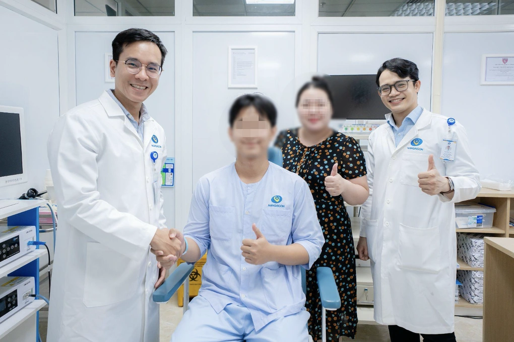 Sợ phẫu thuật liệt mặt, chàng trai mang khối u lớn sang Việt Nam cầu cứu - 3 Sợ phẫu thuật liệt mặt, chàng trai mang khối u lớn sang Việt Nam cầu cứu - 3